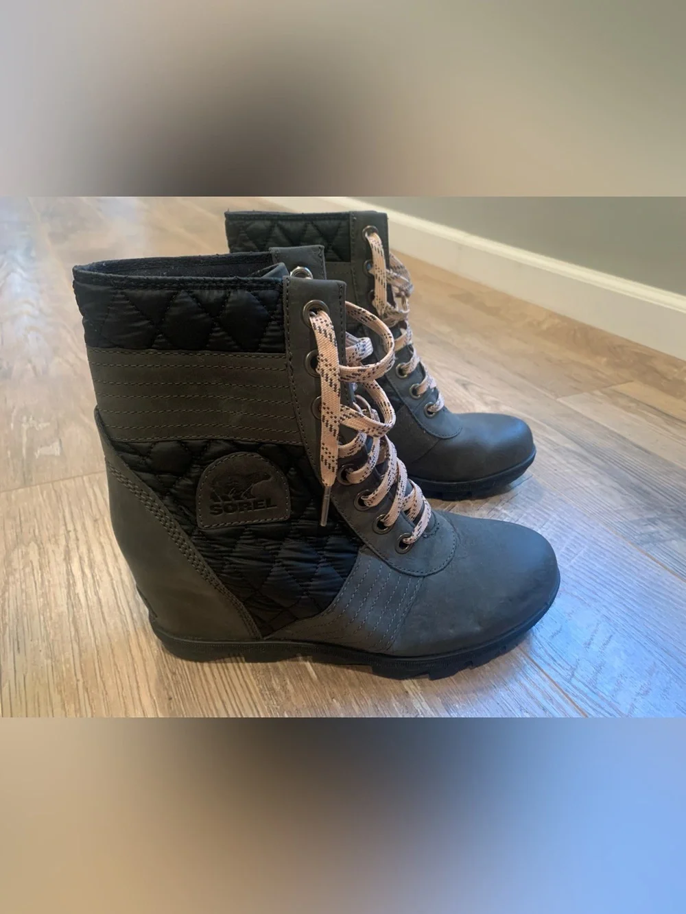 SOREL Lexie Army Green Leather Lace Up Wedge Ankle Boots Women's Size 9.5